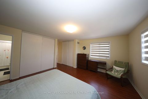 Photo 25 at 16 Echo Glen Road, Morningside, Toronto