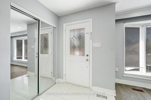 Photo 4 at 43 Lindylou Road, Humbermede, Toronto