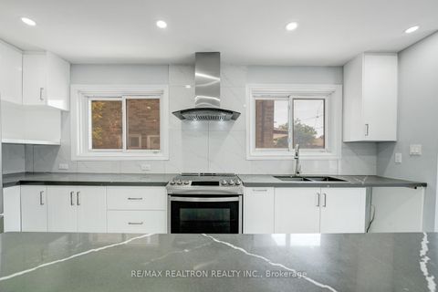Photo 10 at 43 Lindylou Road, Humbermede, Toronto