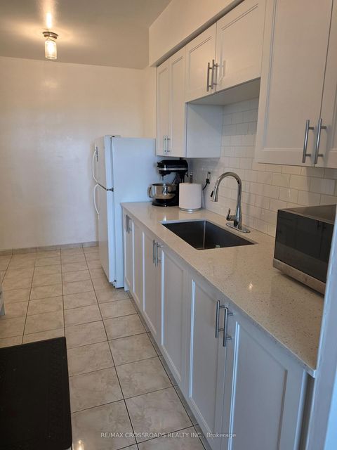 Photo 9 at 1004 - 5 Frith Road, Jane Heights, Toronto