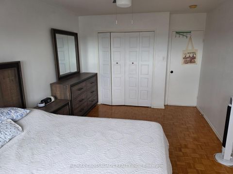 Photo 13 at 1004 - 5 Frith Road, Jane Heights, Toronto