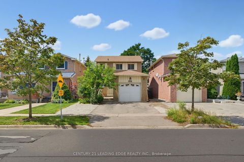 Photo 1 at 56 Sunshine Drive, Observatory, Richmond Hill
