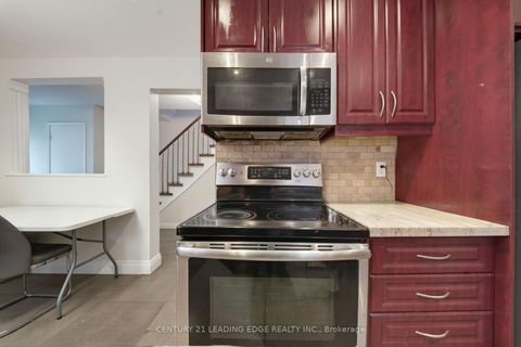 Photo 10 at 56 Sunshine Drive, Observatory, Richmond Hill