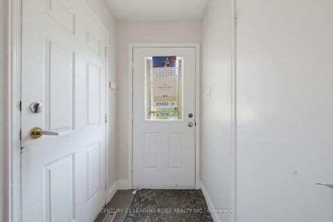 Photo 12 at 56 Sunshine Drive, Observatory, Richmond Hill
