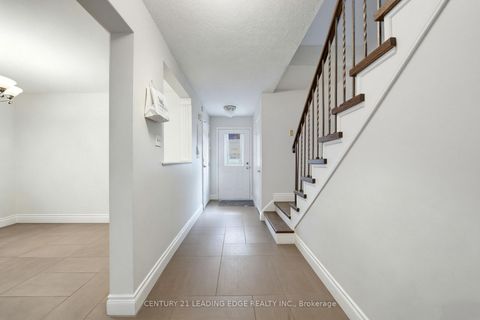 Photo 13 at 56 Sunshine Drive, Observatory, Richmond Hill