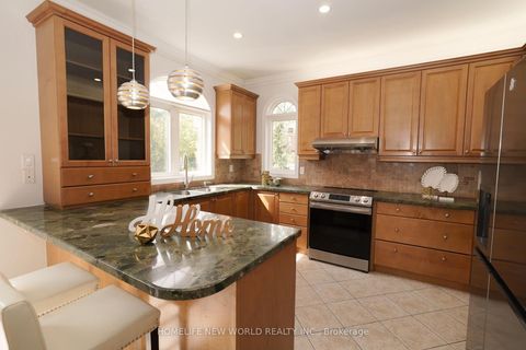 Photo 9 at 391 Summeridge Drive, Patterson, Vaughan