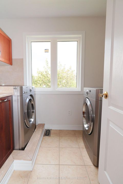 Photo 22 at 391 Summeridge Drive, Patterson, Vaughan