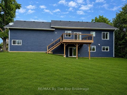 Photo 1 at 146 Mary Street, Creemore, Clearview