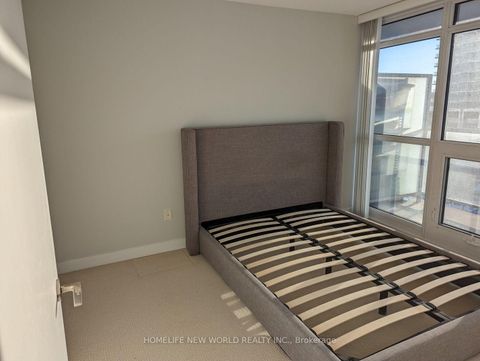 Photo 4 at 811 - 121 Mcmahon Drive, Bayview Village, Toronto