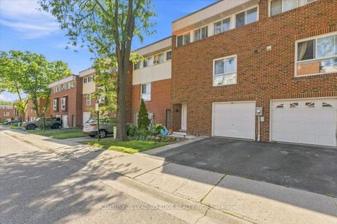 Photo 2 at 43 - 28 Sebastian Cabot Way, Jane Heights, Toronto
