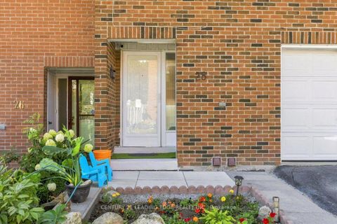 Photo 3 at 43 - 28 Sebastian Cabot Way, Jane Heights, Toronto
