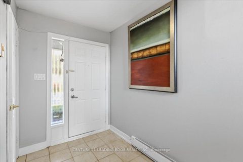 Photo 4 at 43 - 28 Sebastian Cabot Way, Jane Heights, Toronto