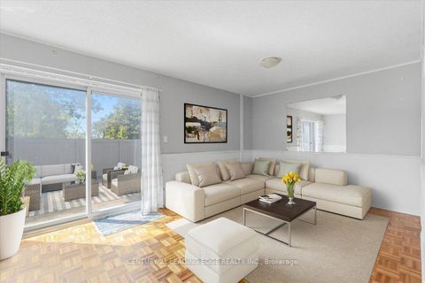 Photo 7 at 43 - 28 Sebastian Cabot Way, Jane Heights, Toronto