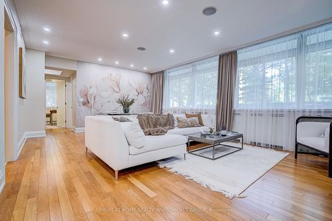 Photo 13 at 102 - 500 Avenue Road, Casa Loma, Toronto