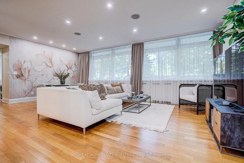 Photo 20 at 102 - 500 Avenue Road, Casa Loma, Toronto