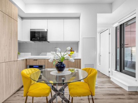 Photo 3 at 723 - 28 Eastern Avenue, Moss Park, Toronto