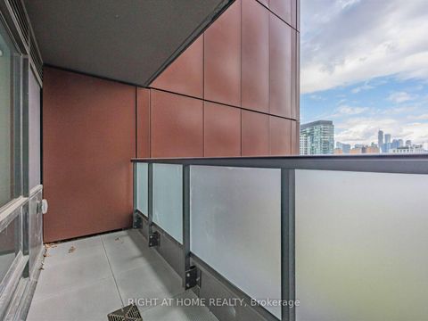 Photo 10 at 723 - 28 Eastern Avenue, Moss Park, Toronto