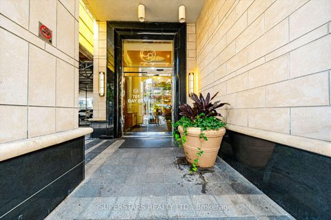 Photo 1 at 1813 - 761 Bay Street, Bay Street Corridor, Toronto