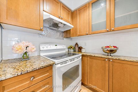Photo 10 at 1813 - 761 Bay Street, Bay Street Corridor, Toronto
