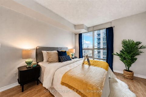 Photo 13 at 1813 - 761 Bay Street, Bay Street Corridor, Toronto
