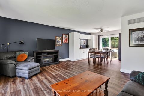Photo 15 at 33 Creek Drive, Pefferlaw, Georgina