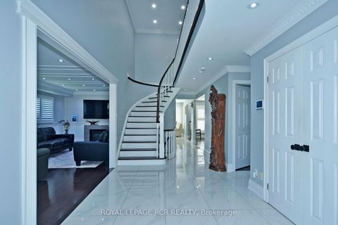 Photo 6 at 3 Jackman Crescent, West Woodbridge, Vaughan