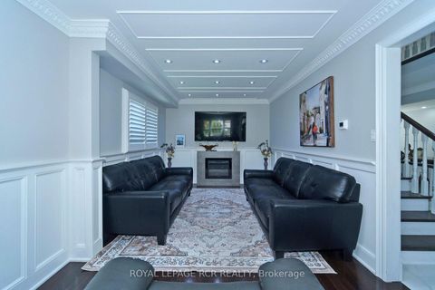 Photo 8 at 3 Jackman Crescent, West Woodbridge, Vaughan
