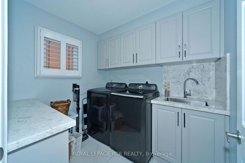 Photo 11 at 3 Jackman Crescent, West Woodbridge, Vaughan