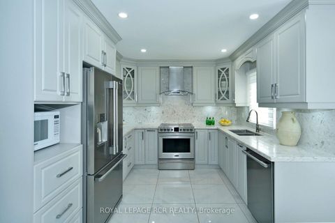 Photo 18 at 3 Jackman Crescent, West Woodbridge, Vaughan