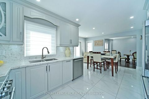 Photo 19 at 3 Jackman Crescent, West Woodbridge, Vaughan