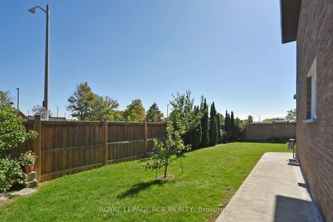 Photo 33 at 3 Jackman Crescent, West Woodbridge, Vaughan