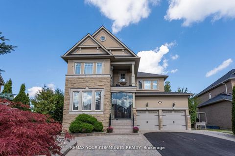 Photo 2 at 35 Vandervoort Drive, Jefferson, Richmond Hill