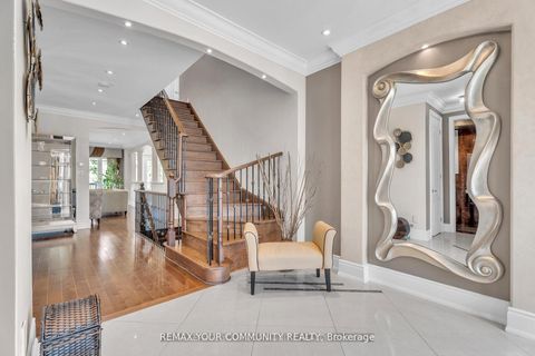 Photo 5 at 35 Vandervoort Drive, Jefferson, Richmond Hill