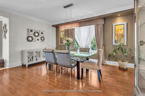 Photo 6 at 35 Vandervoort Drive, Jefferson, Richmond Hill