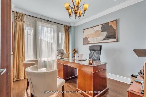Photo 8 at 35 Vandervoort Drive, Jefferson, Richmond Hill