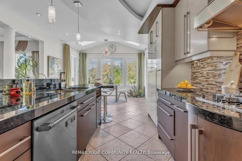 Photo 13 at 35 Vandervoort Drive, Jefferson, Richmond Hill