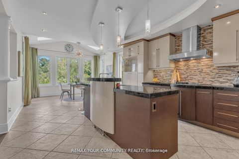 Photo 14 at 35 Vandervoort Drive, Jefferson, Richmond Hill