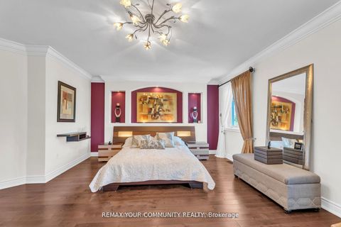 Photo 15 at 35 Vandervoort Drive, Jefferson, Richmond Hill