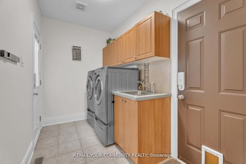 Photo 17 at 35 Vandervoort Drive, Jefferson, Richmond Hill