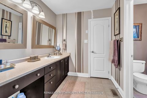 Photo 18 at 35 Vandervoort Drive, Jefferson, Richmond Hill