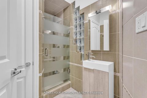 Photo 32 at 35 Vandervoort Drive, Jefferson, Richmond Hill