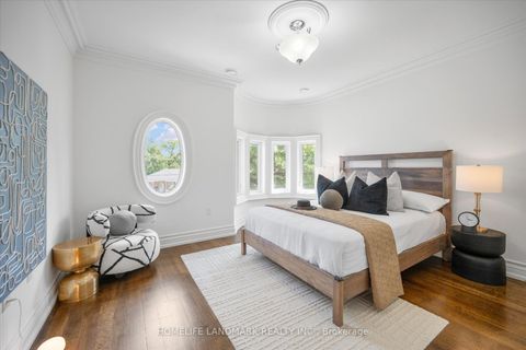 Photo 25 at 92 Caines Avenue, Newtonbrook West, Toronto