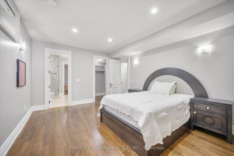Photo 36 at 92 Caines Avenue, Newtonbrook West, Toronto