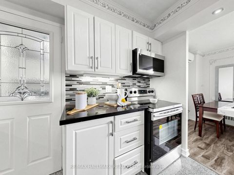 Photo 9 at 1609 - 5 Parkway Forest Drive, Henry Farm, Toronto