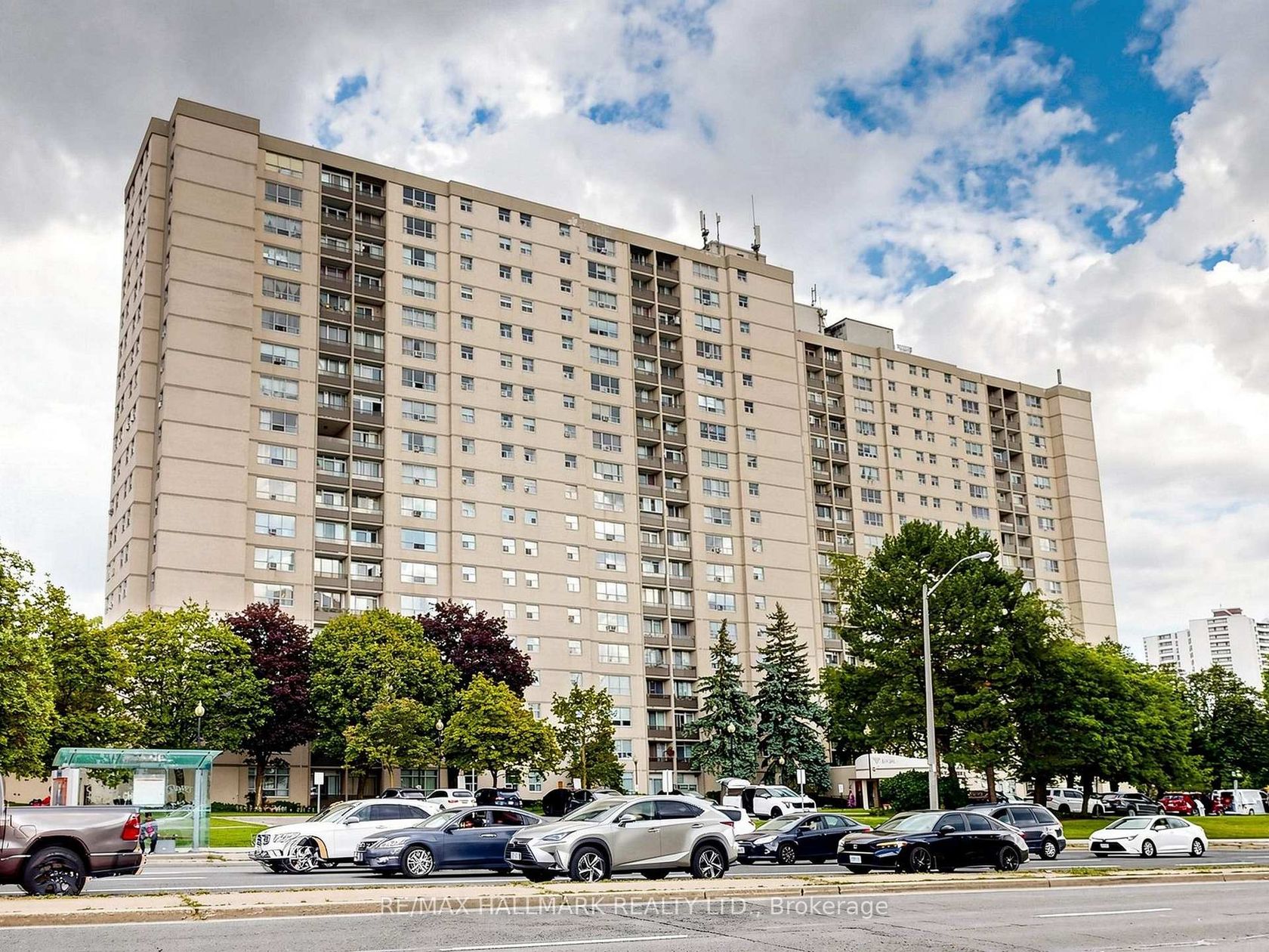1609 - 5 Parkway Forest Drive, Henry Farm, Toronto 