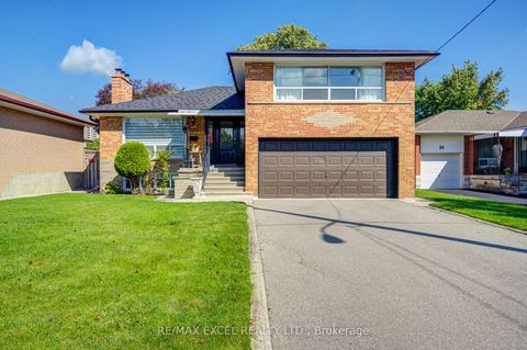 Photo 1 at 6 Averill Crescent, Newtonbrook East, Toronto