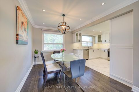 Photo 11 at 6 Averill Crescent, Newtonbrook East, Toronto