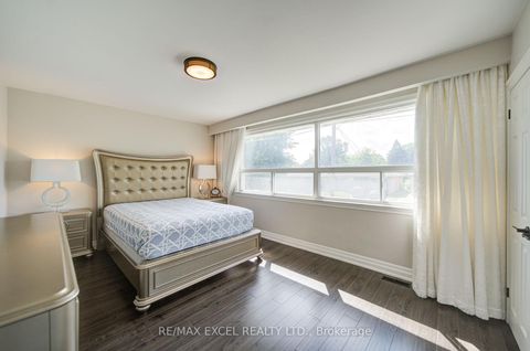 Photo 20 at 6 Averill Crescent, Newtonbrook East, Toronto