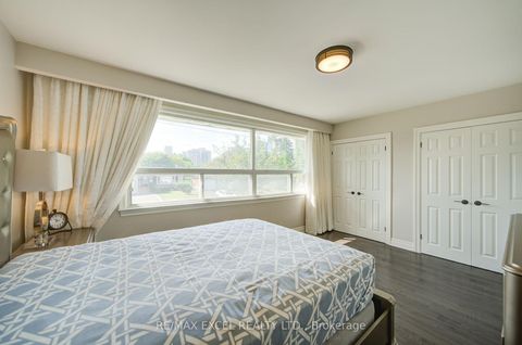 Photo 22 at 6 Averill Crescent, Newtonbrook East, Toronto