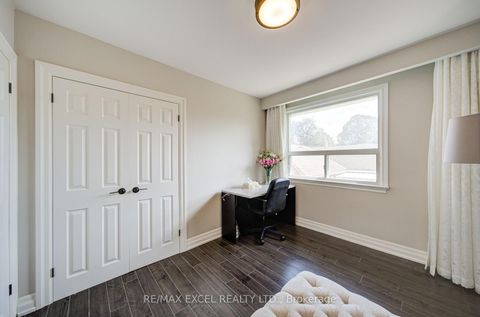 Photo 25 at 6 Averill Crescent, Newtonbrook East, Toronto